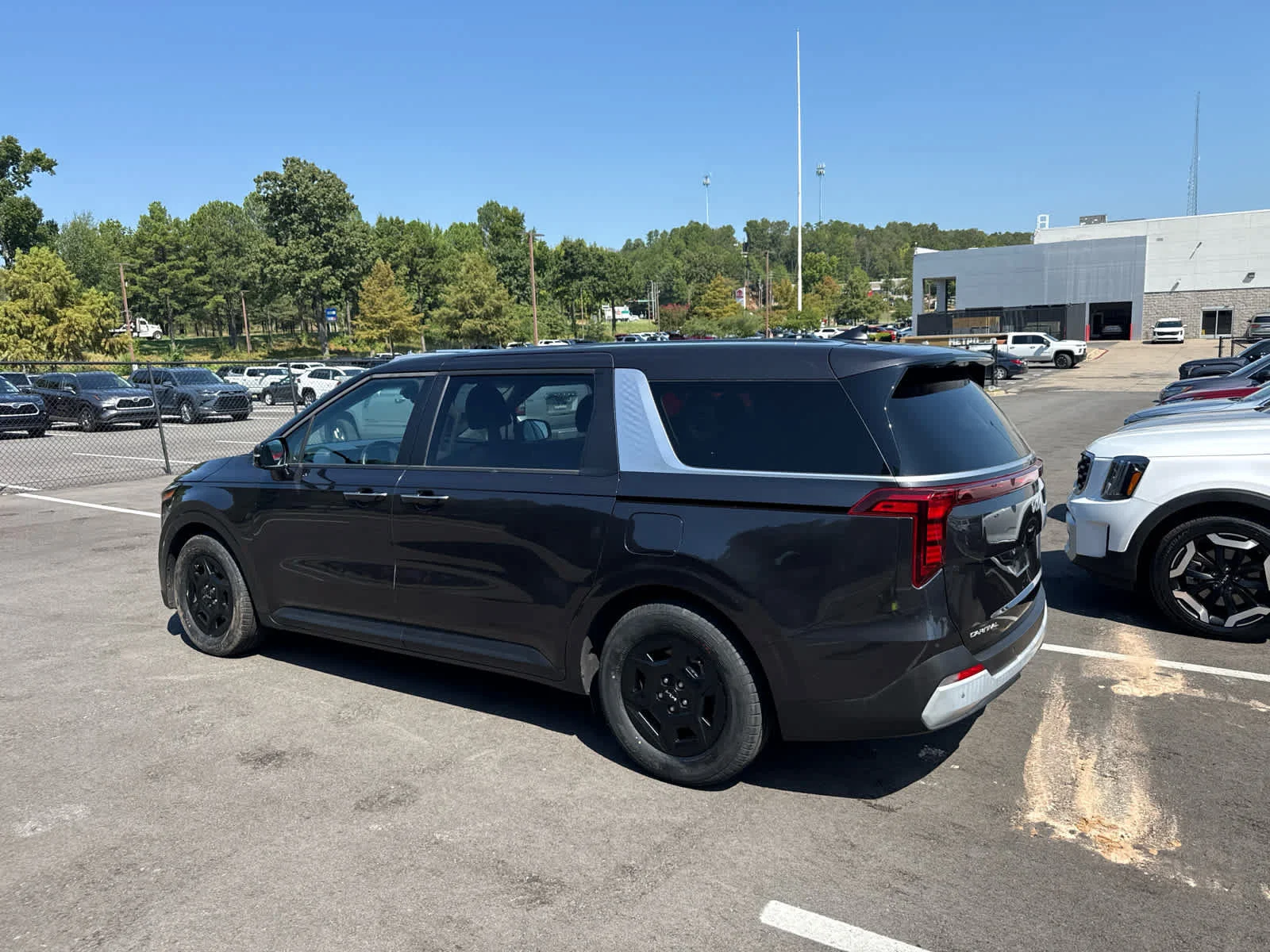 Used 2025 Panthera Metal Kia LXS image 3