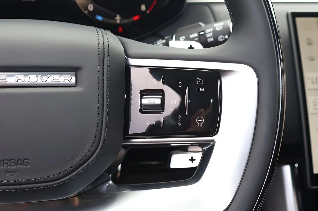 New 2026 Santorini Black Land Rover SE image 20