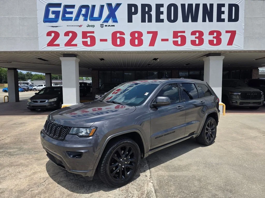 Used 2019 Gray Jeep Altitude image 1