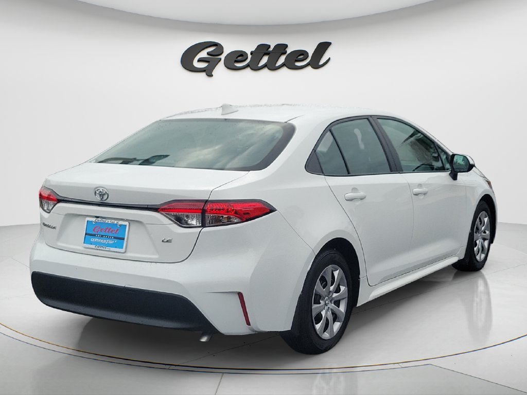 Used 2025 White Toyota LE image 5