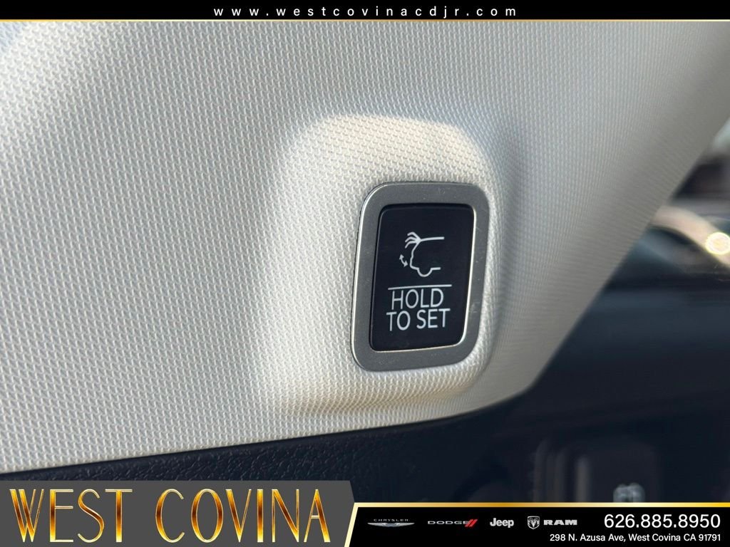 Used 2023 Silver Jeep Limited image 17