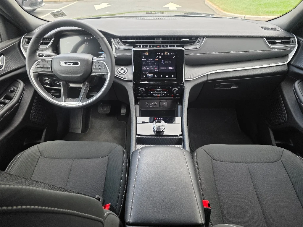 Used 2026 Baltic Grey Metallic Clear Coat Jeep Laredo image 2