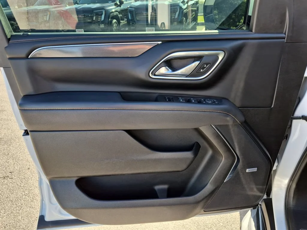 Used 2023 Summit White GMC AT4 image 21