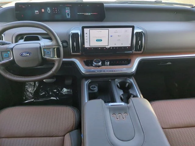 New 2026 Star White Metallic Tri-Coat Ford King Ranch® image 15