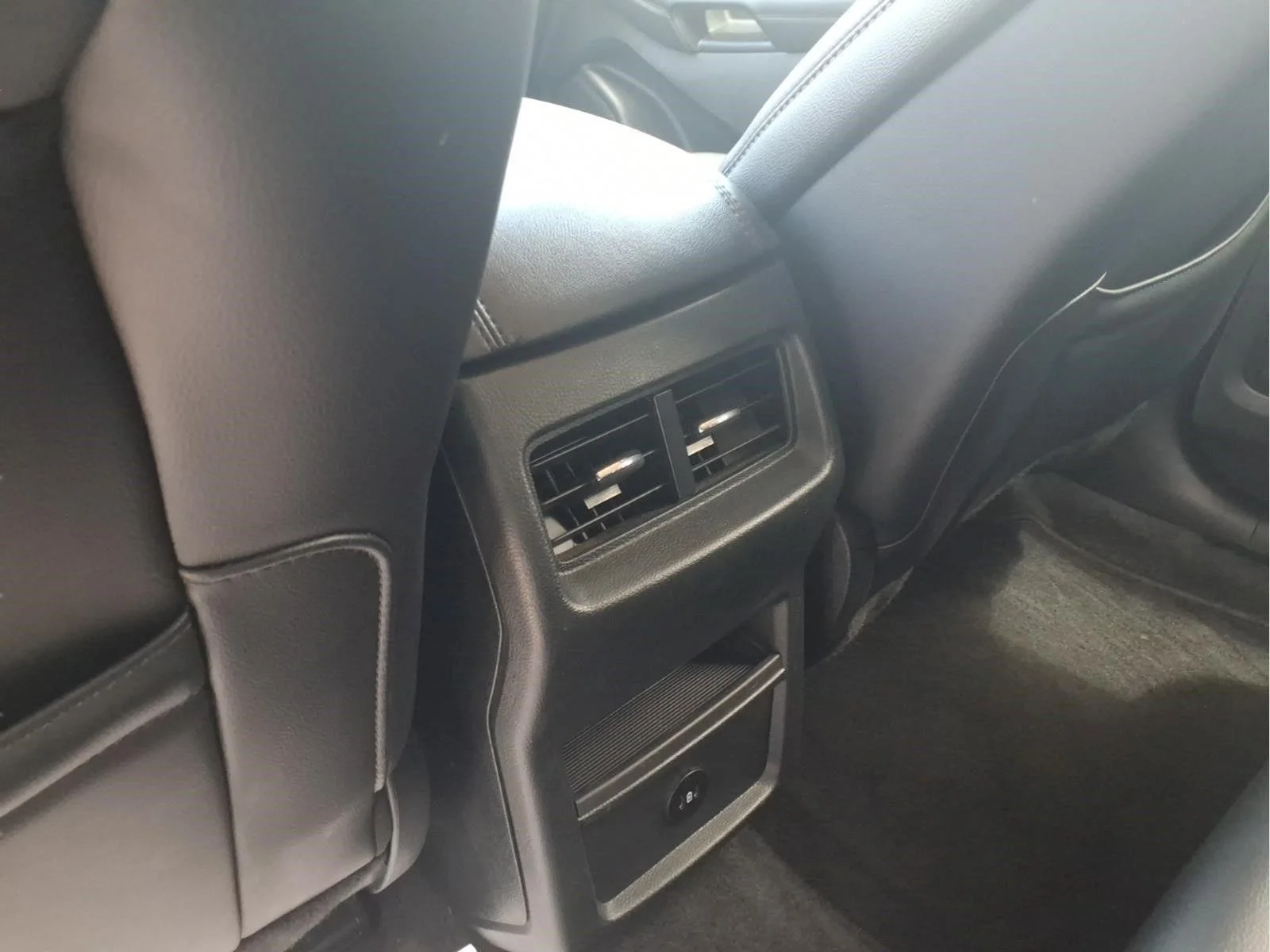 Used 2024 Silver Ford SEL image 11