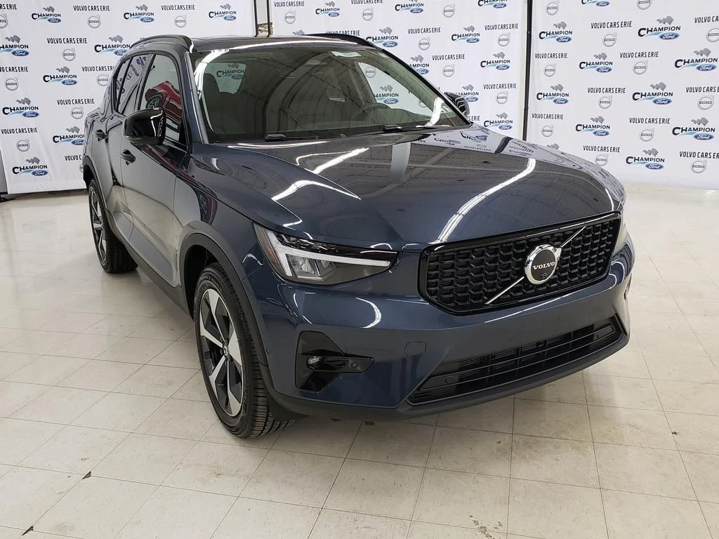 2026 Volvo XC40 B5 Plus Dark AWD's photo
