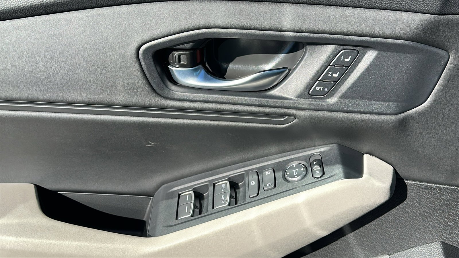 2025 Honda Accord Hybrid EX-L - Photo 22