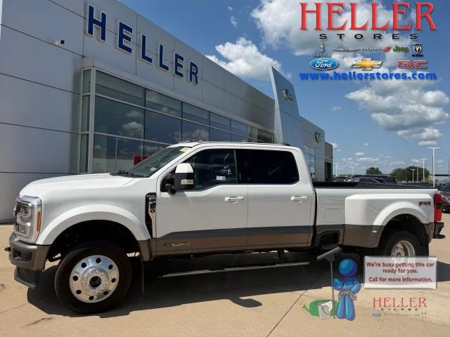 Used 2023 Star White Metallic Tri-Coat Ford King Ranch image 1