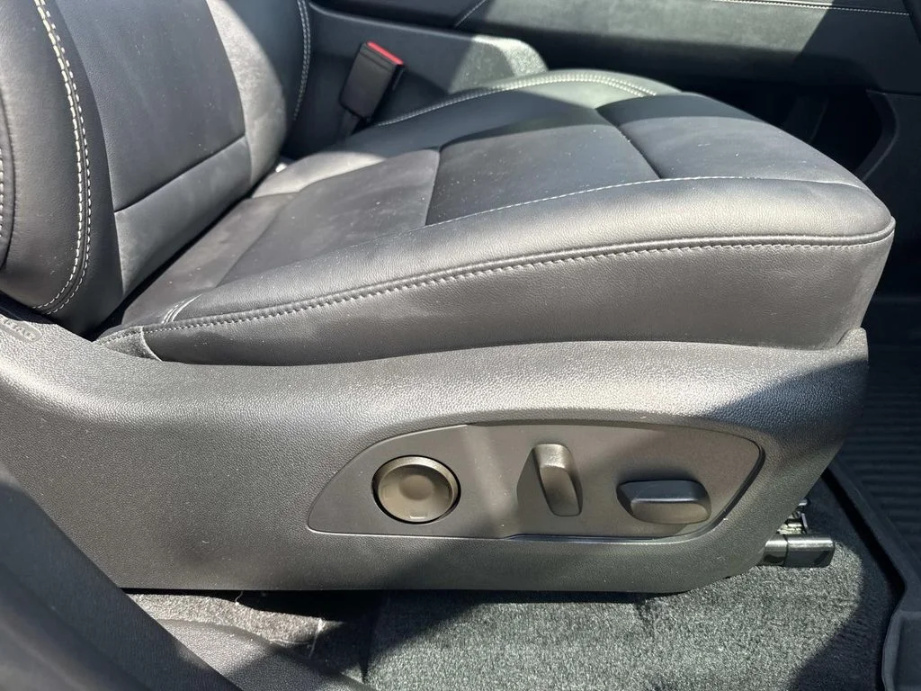 Used 2024 Brown GMC Elevation image 14