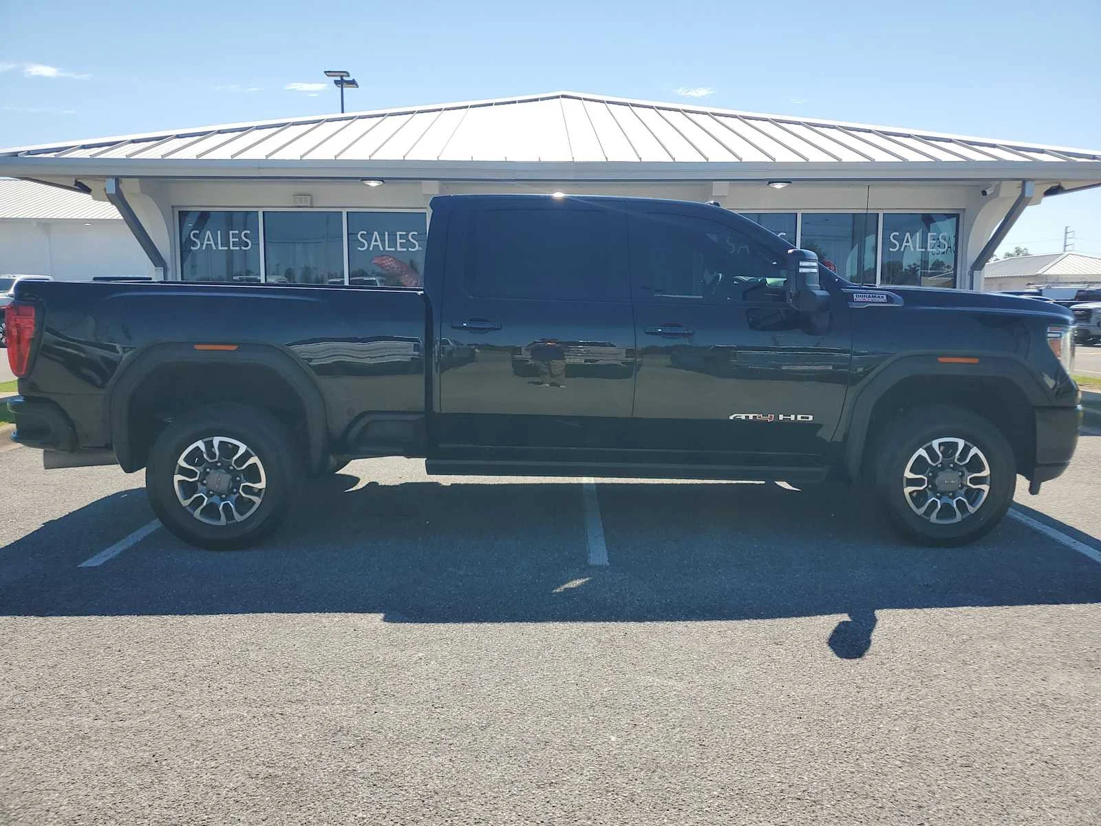 Used 2023 ONYX BLACK GMC AT4 image 10