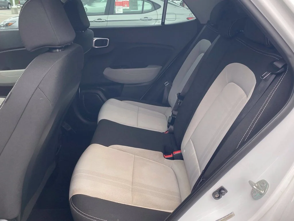 Used 2025 White Hyundai SEL image 7