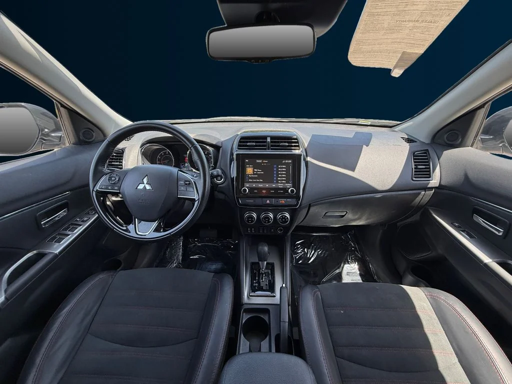 Used 2025  Mitsubishi 2.0 ES image 12