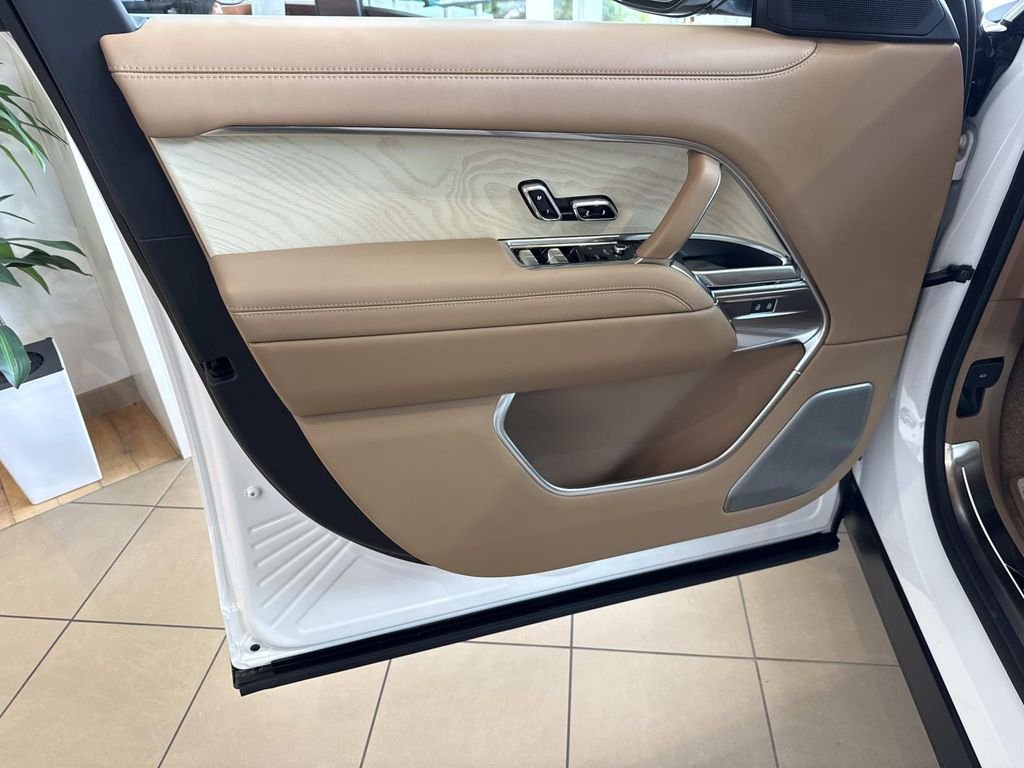 New 2026 Icy White Land Rover SV Signature Suite image 19
