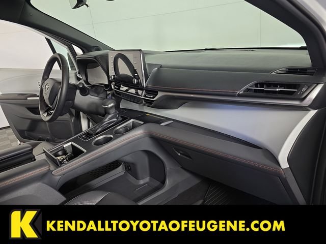 Used 2022 White Toyota XLE image 29