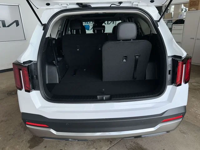 New 2026 Glacial White Pearl Kia S image 22