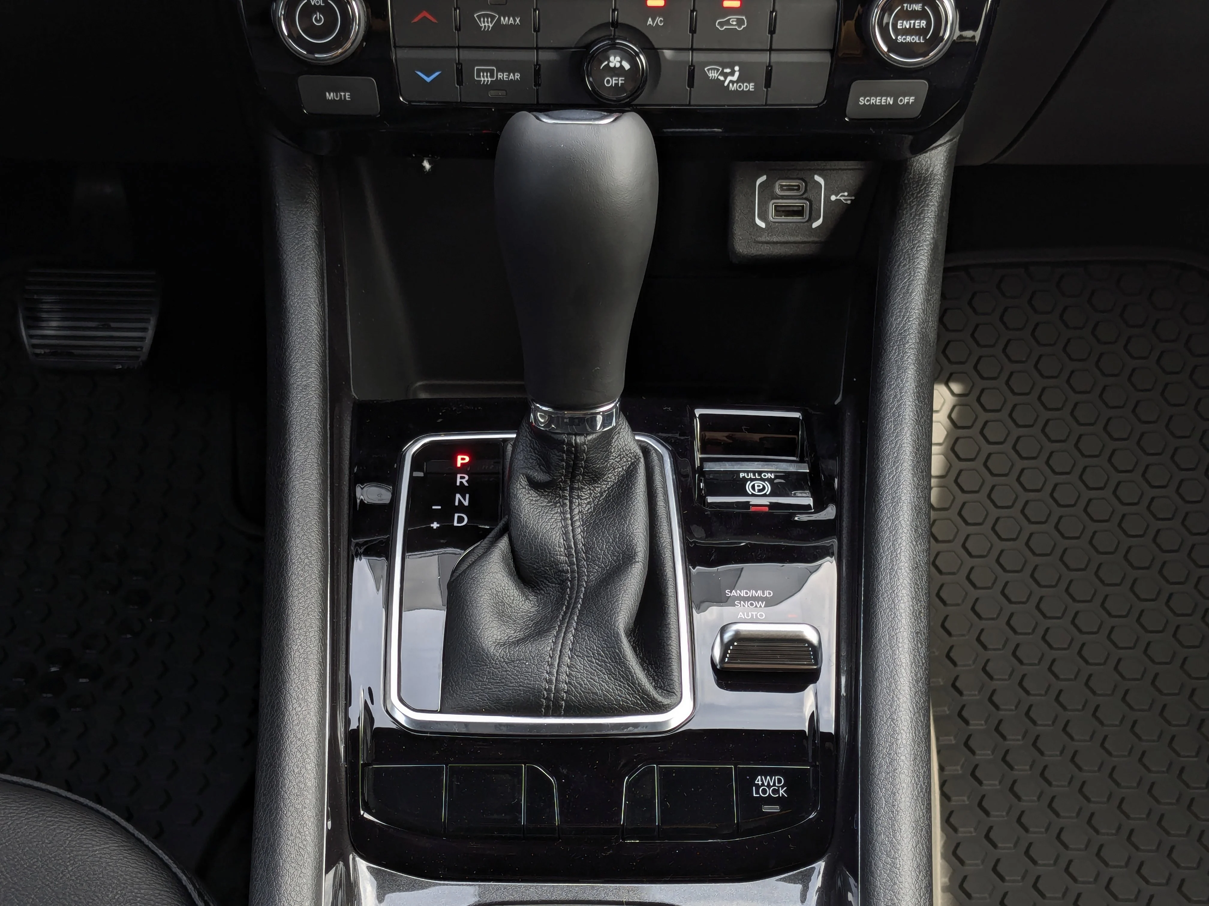New 2025 Black Jeep North - - Front heated seats - Forward Collision Warning - Uconnect 5 with 8.4?inch display image 22