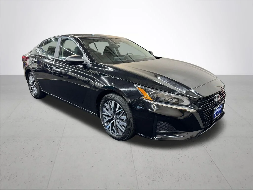 Used 2025 Black Nissan 2.5 SV image 9