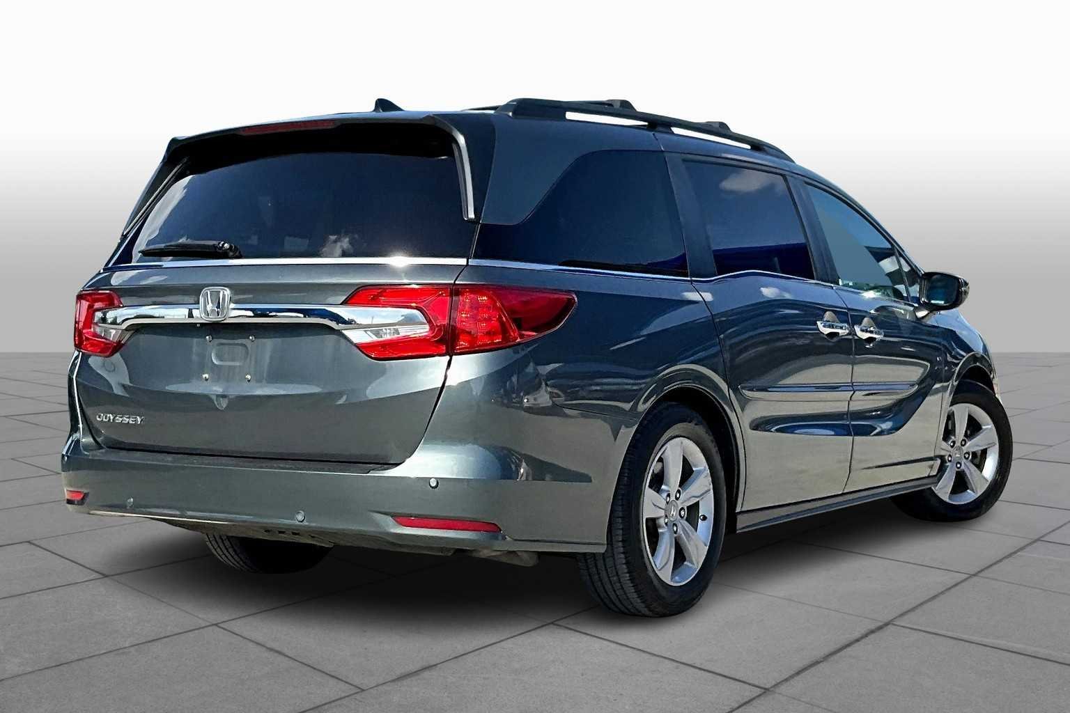 Used 2018 Modern Steel Metallic Honda EX image 12