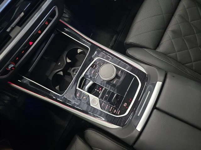 Used 2024 Gray BMW M60i image 28