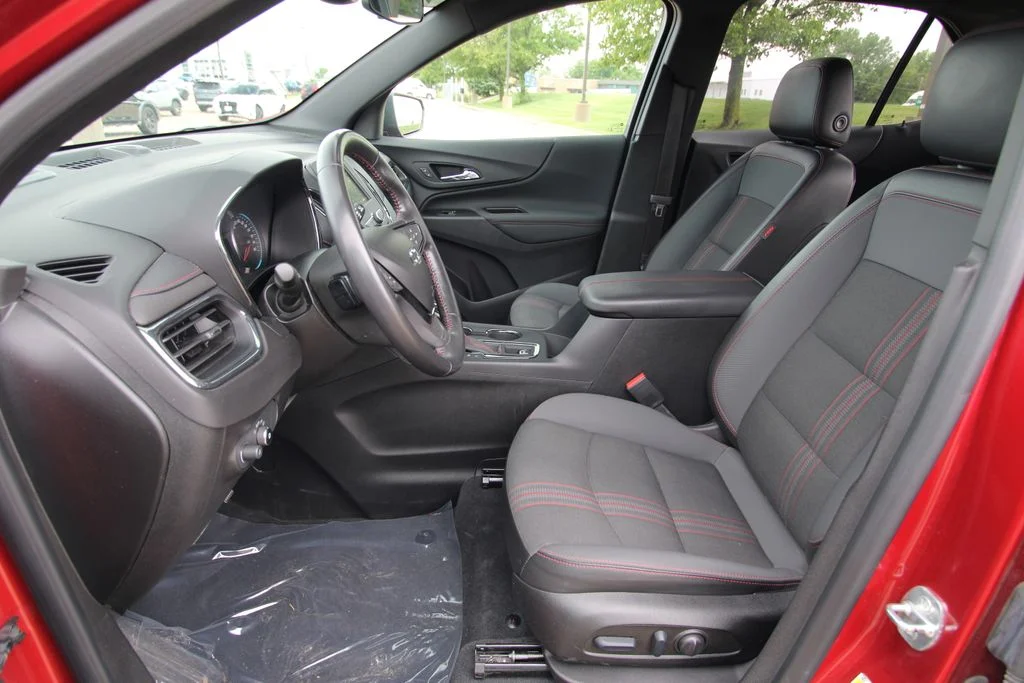 Used 2022  Chevrolet RS image 6