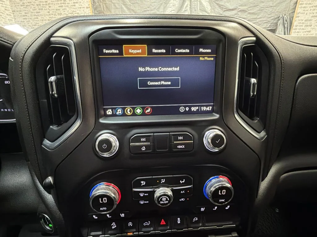 Used 2021 Summit White GMC AT4 image 19