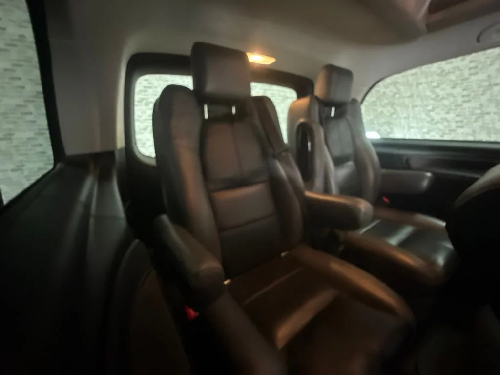 Used 2022  Mercedes-Benz Passenger image 12