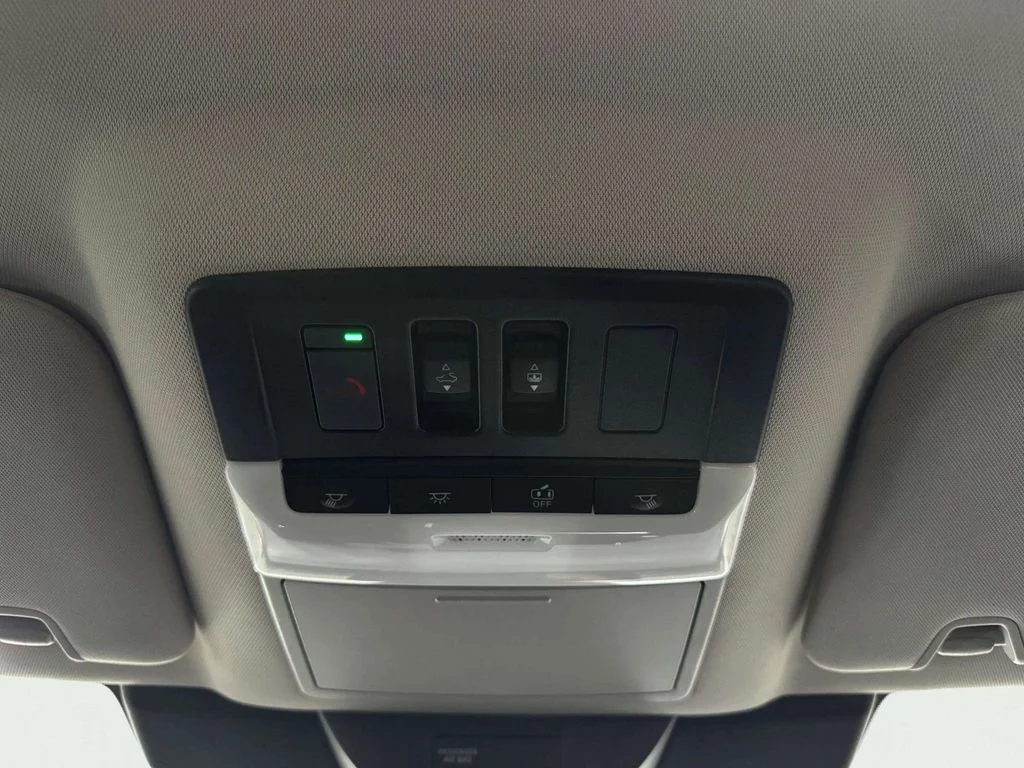 Certified Used 2024 Pearl White Tricoat/Super Black Nissan SL image 23