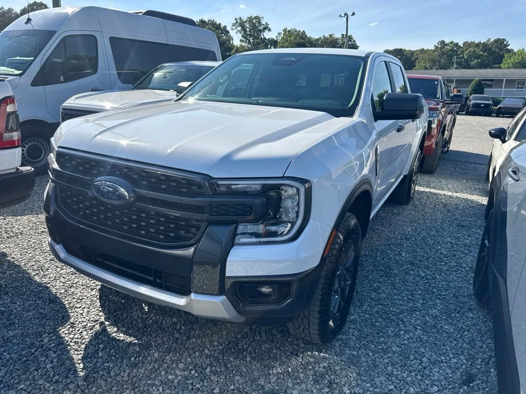 Used 2025 White Ford XLT image 1