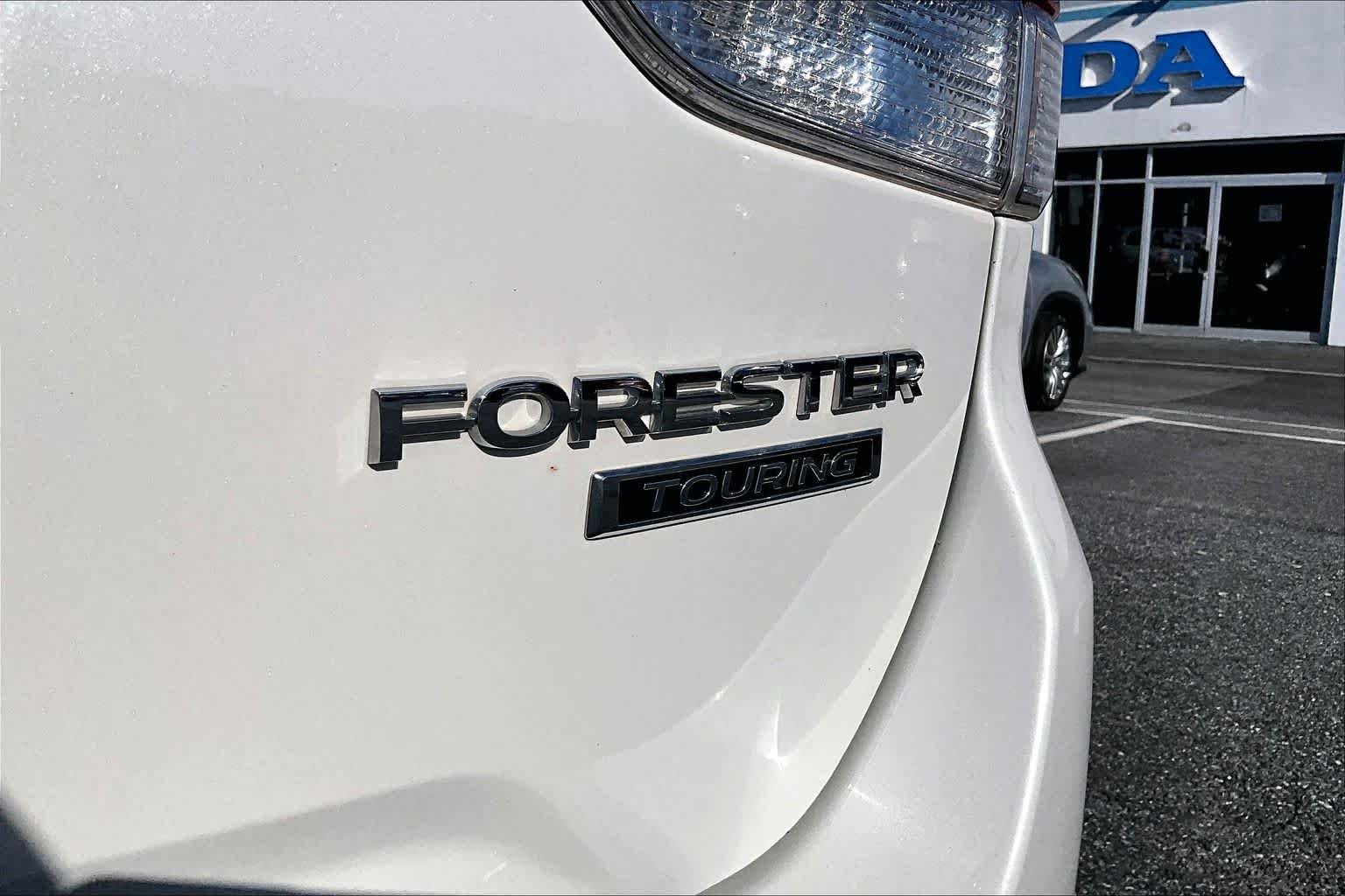 Used 2022 Crystal White Pearl Subaru Touring image 10