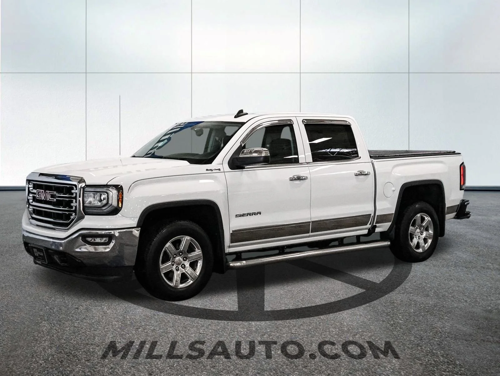 Used 2018 GMC Sierra 1500 SLT with VIN 3GTU2NEC2JG334183 for sale in Baxter, Minnesota
