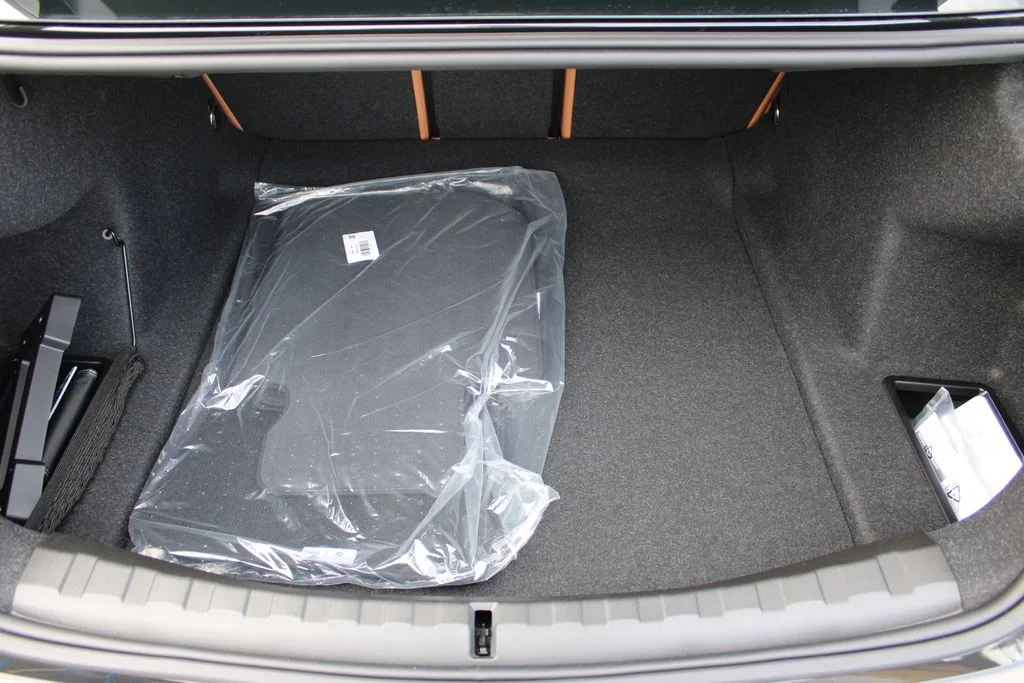 2026 BMW 3 Series 330i - Photo 24