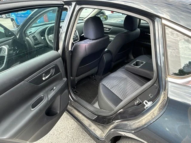 Used 2017 Blue Nissan 2.5 S image 8