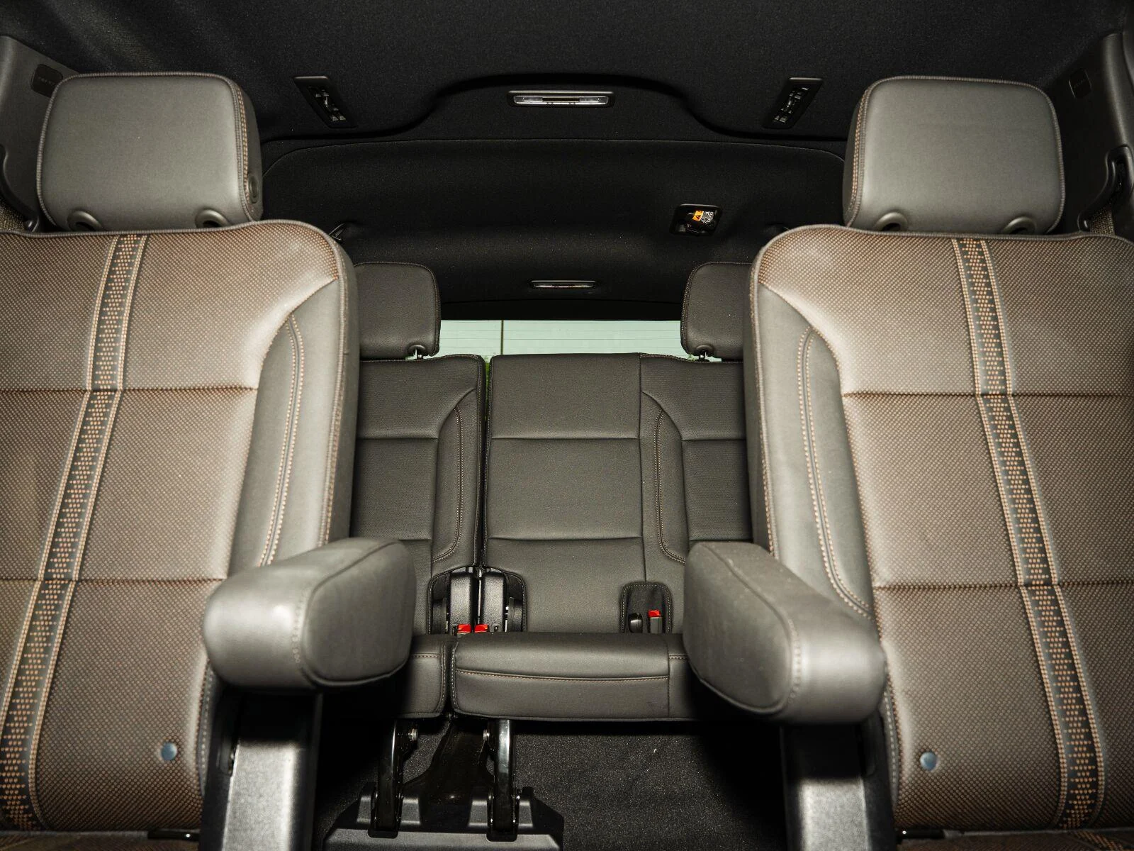 Used 2025 Sterling Gray Metallic Chevrolet High Country image 46