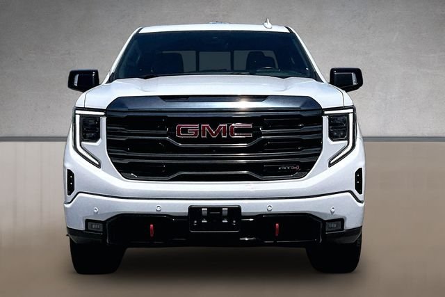 Used 2022 White GMC AT4 image 3