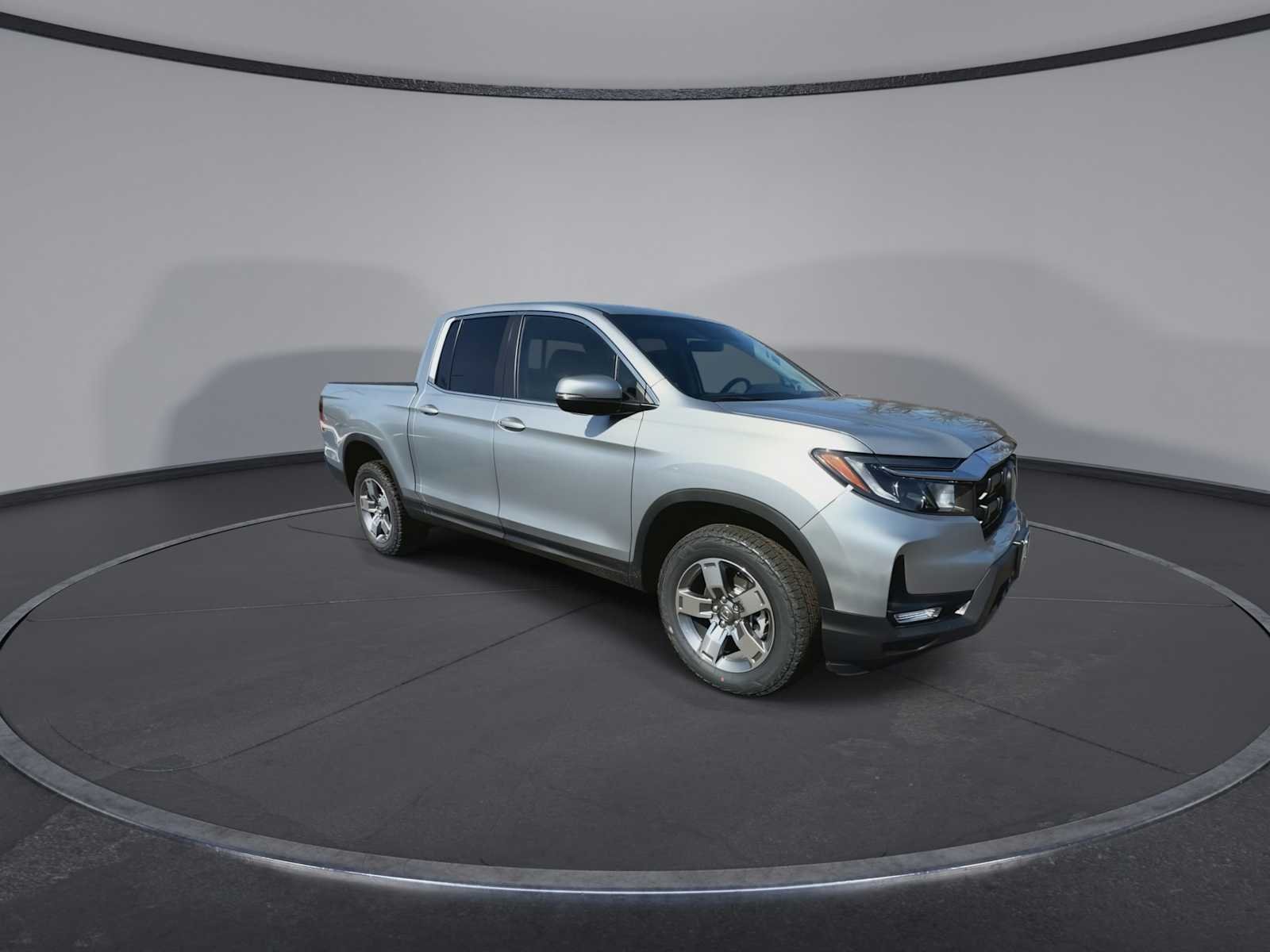 New 2026 Solar Silver Metallic Honda RTL image 2