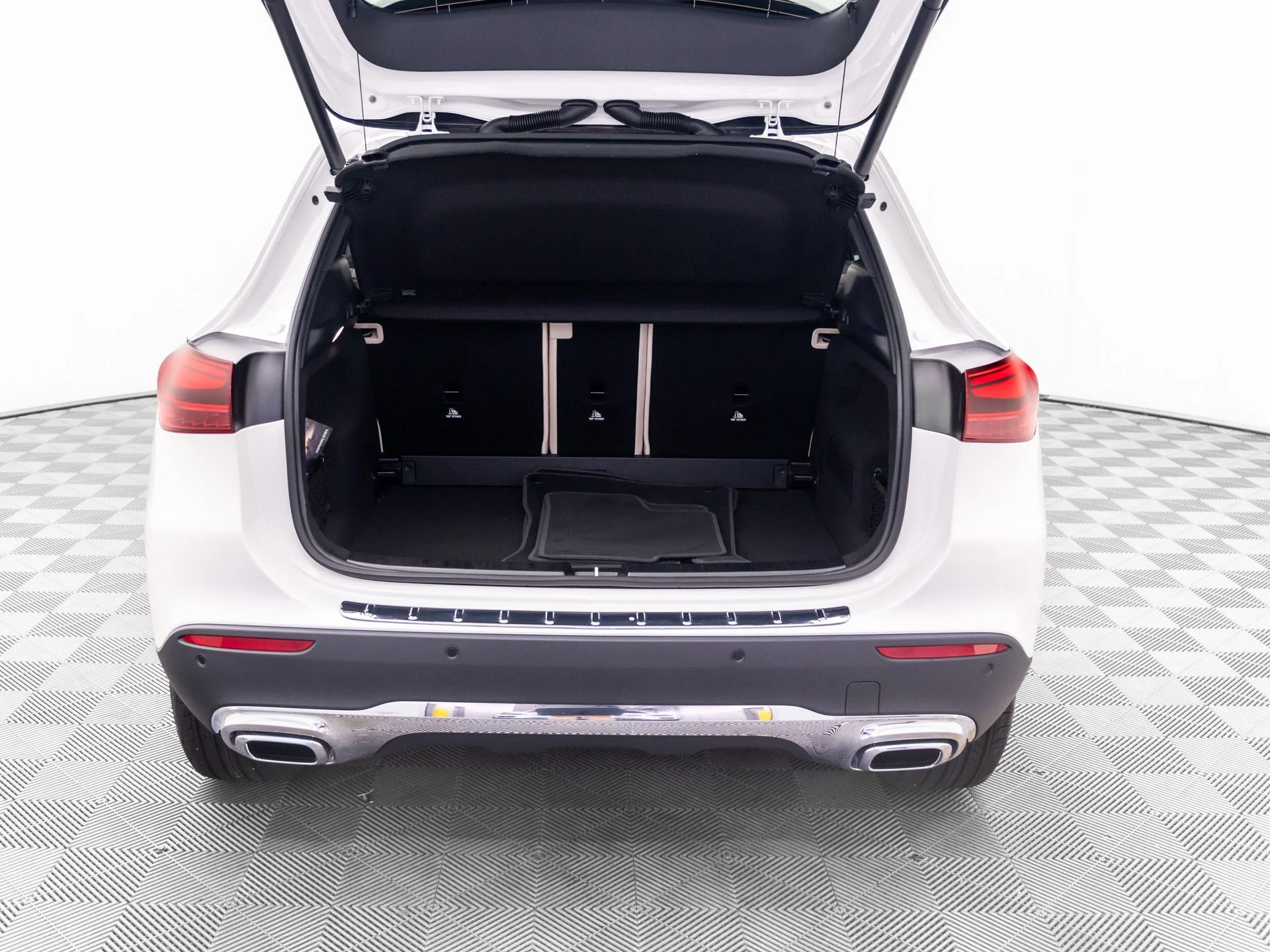 New 2026 White Mercedes-Benz GLA 250 image 34