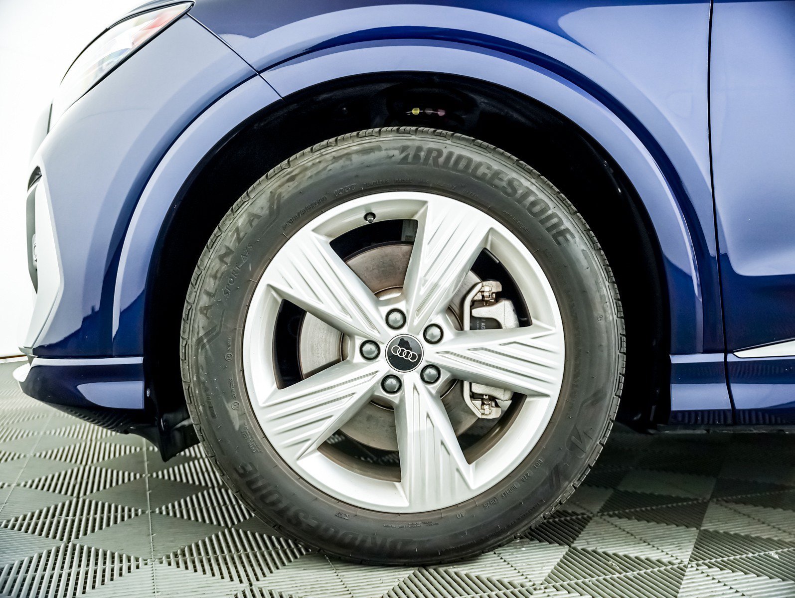Used 2025 Navarra Blue Audi Premium image 3