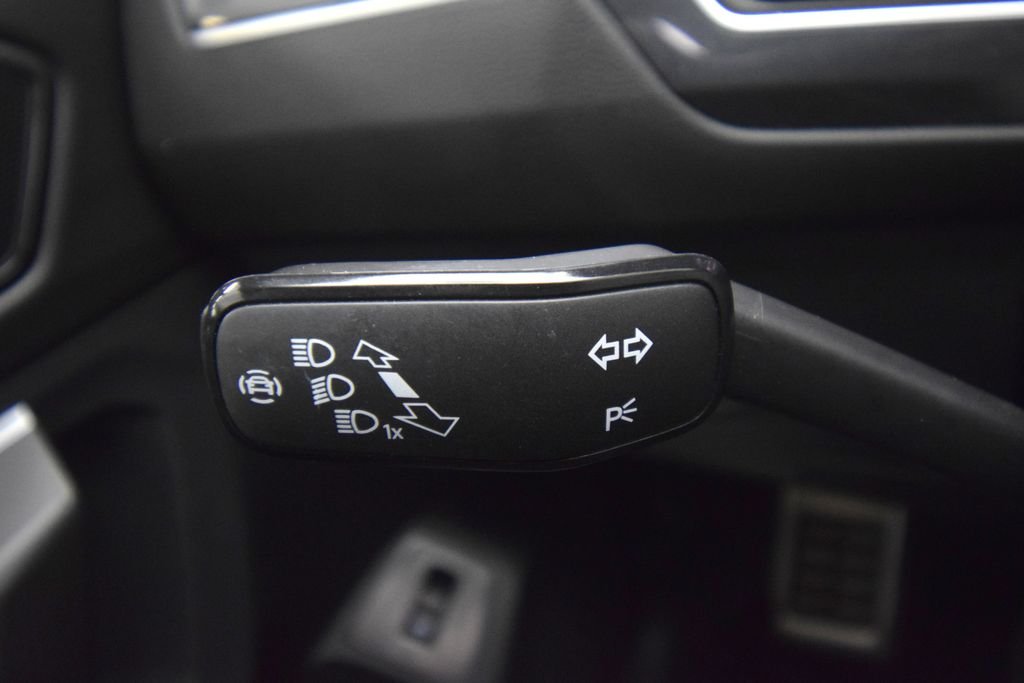 Used 2022 Pyrite Silver Metallic Volkswagen 2.0T SE R-Line Black image 40