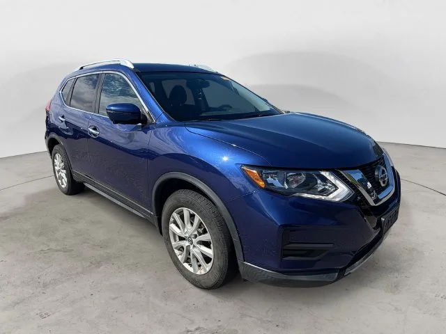 Used 2017 Blue Nissan SV image 4