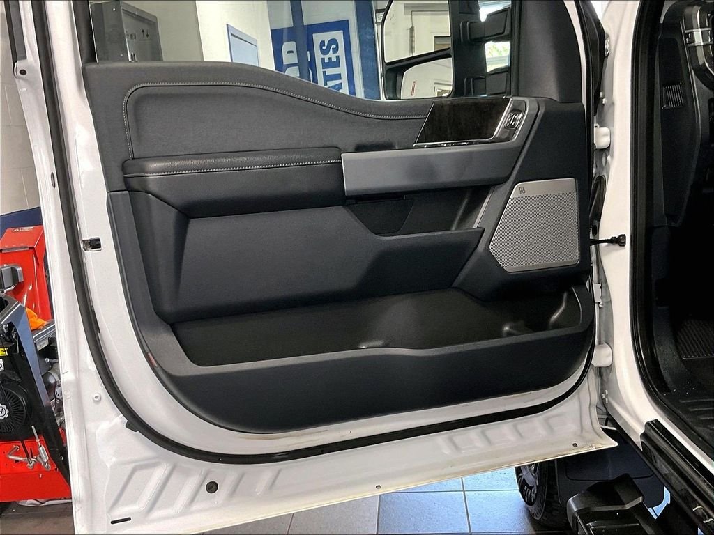Used 2023 White Ford Lariat image 9