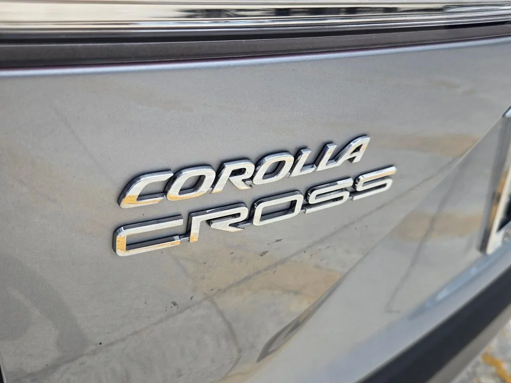 Used 2023 Silver Toyota L image 13