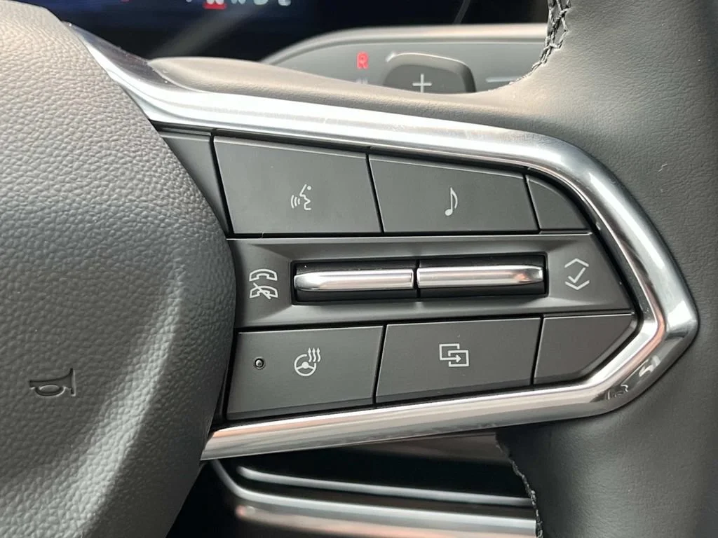 New 2027 Summit White Chevrolet LT image 19