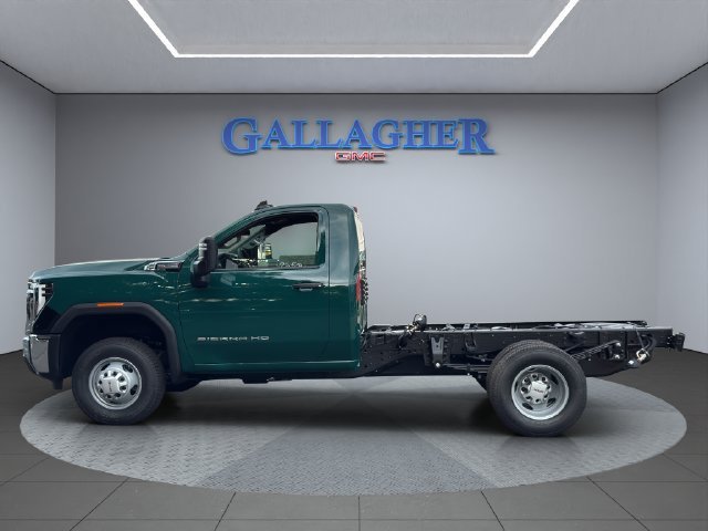 2026 GMC Sierra 3500HD Pro - Photo 9