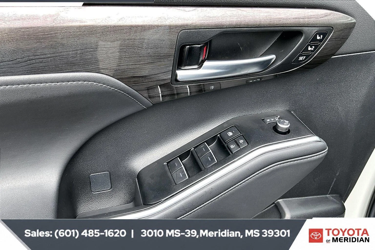 Used 2026 Wind Chill Pearl Toyota Limited image 17