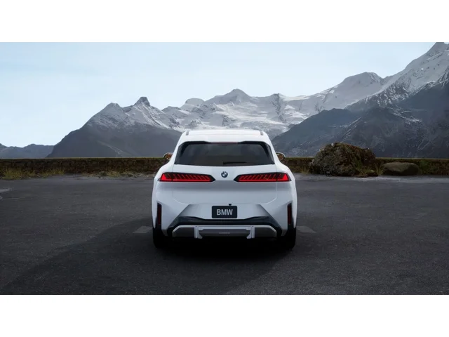Used 2027 Alpine White BMW  image 5