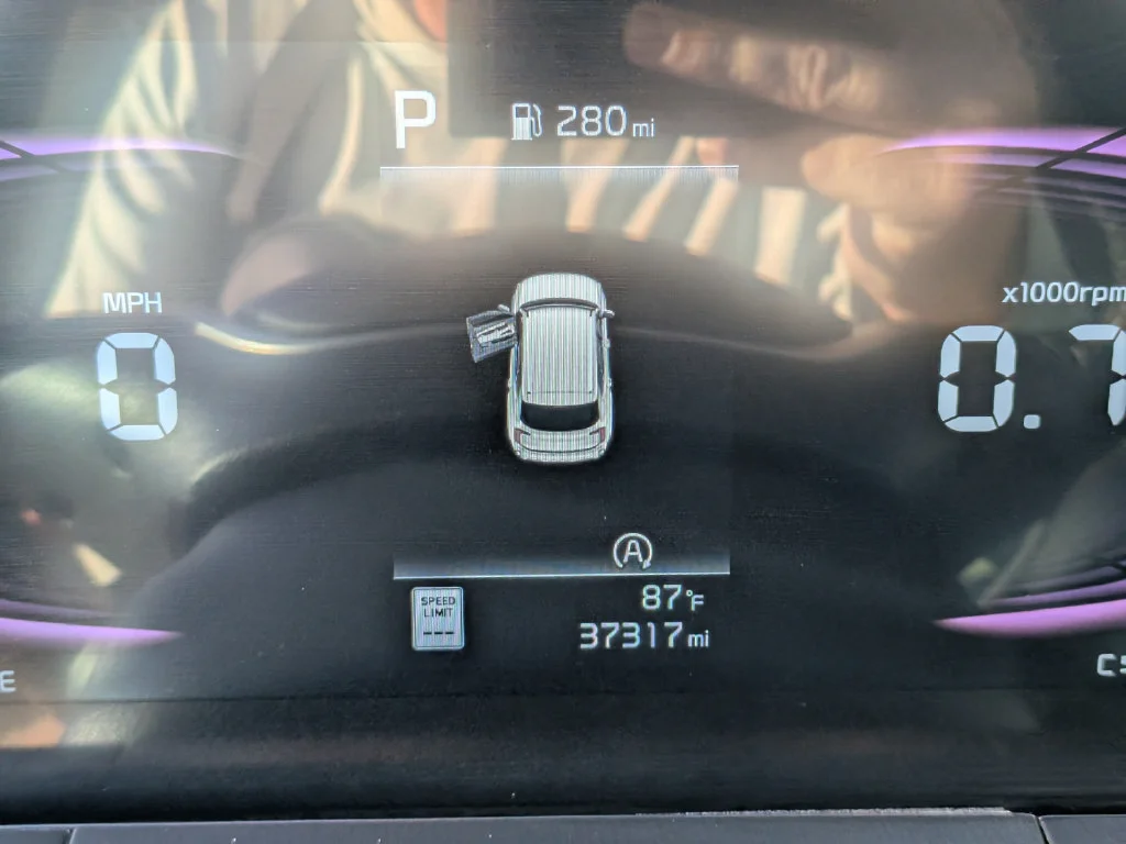 Used 2025 Black Kia S image 34