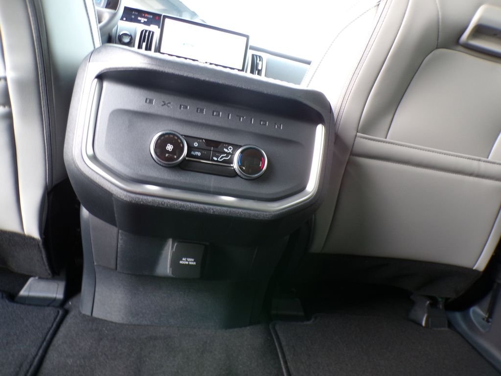 New 2026 Star White Metallic Tri-Coat Ford MAX Active image 29