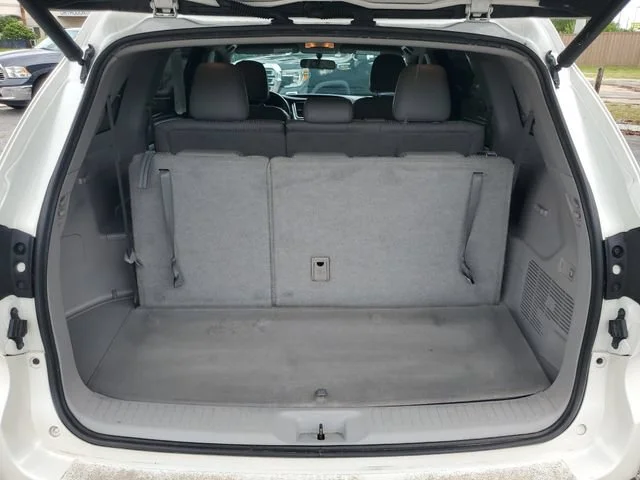 Used 2016 Blizzard Pearl Toyota LE Plus image 30