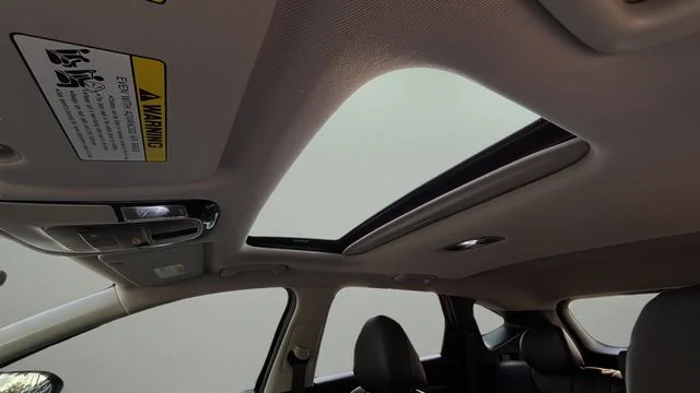 Used 2025 Black Hyundai SEL Convenience image 19