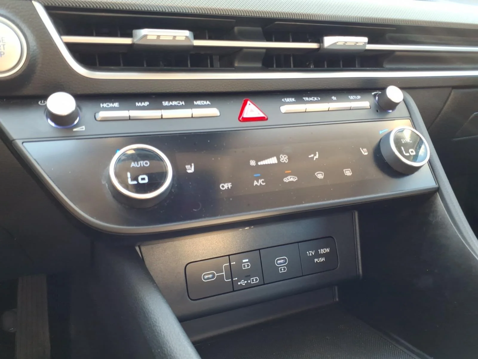 Used 2025 Ultimate red Hyundai SEL image 24